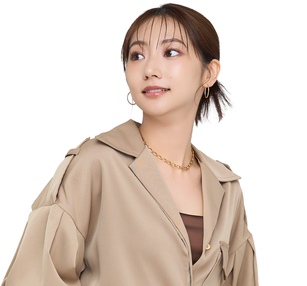 微笑む女優・武田玲奈さんのビジュアル